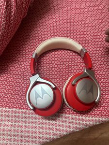 Red Motorola Unused Headphone Pulse Max