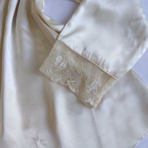 Elegant vintage Satin top✨️✨️