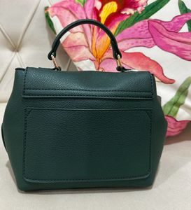 WESTSIDE Chic Green Handbag with Gold Accents