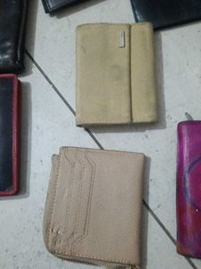 Assorted Wallets - Various Styles ( one piece 300)