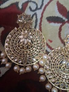 Exquisite Pearl &amp; Kundan Maang Tikka Set