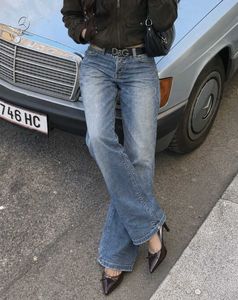 Y2k style!Levi’s Low-Waist Straight Leg Jeans