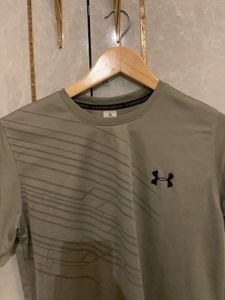 Under Armour Men's T-Shirt