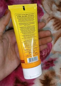 SUGAR POP Vitamin C &amp; Tea Tree Facewash | Brighten