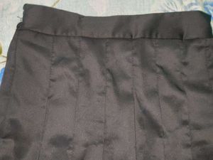 black mini tennis skort