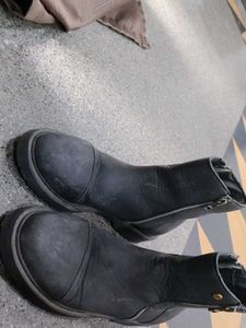 Stylish Zip-Up Boots