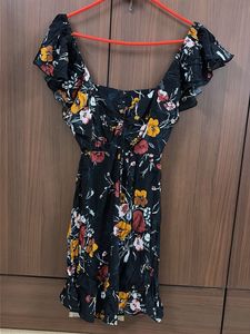 Unused Ruffle Sleeve Dress