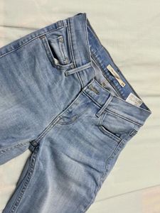 Levi's Women's Light Wash Jeans