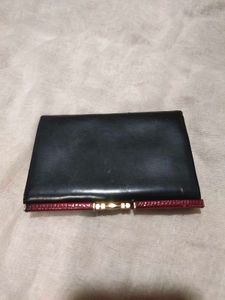 Elegant Black &amp; Red Lizard Texture Wallet
