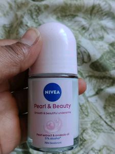 NIVEA Pearl & Beauty Deodorant