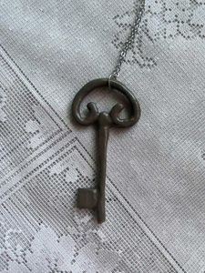 🗝️ Whimsical Vintage Key Necklaces ( Any 1)
