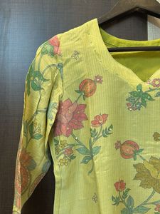 Beautiful Floral Print Kurta Set
