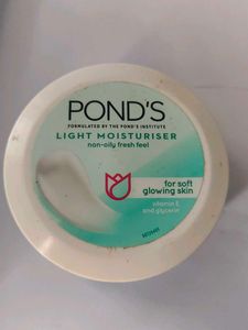 Pond's Light Moisturiser
