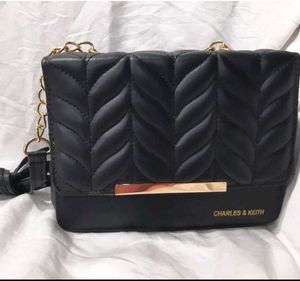 Charles and Keith✨Elegant crossbody bag