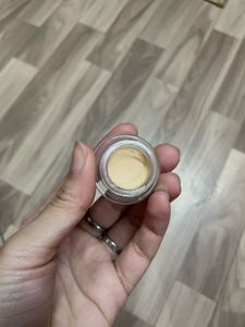 Pot Concealer With Brush