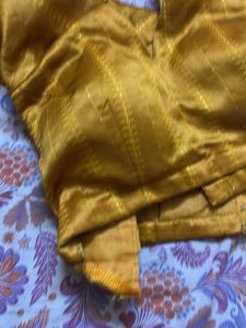 Elegant grye Saree with Mustard Blouse