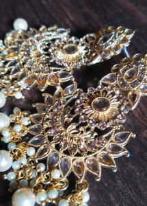 Exquisite Gold Tone Pearl &amp; Crystal Earrings