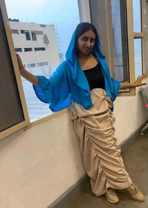 UAE shrug abaya