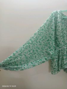 Green Floral Long Sleeve Top