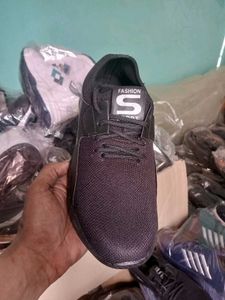 NEW NO USED CASUAL SHOES FOR MEN.