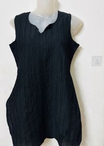 Stylish Black Textured Sleeveless Kurta