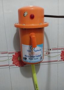 Instant Water Geyser