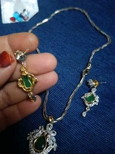 Emerald & Diamond Necklace Set