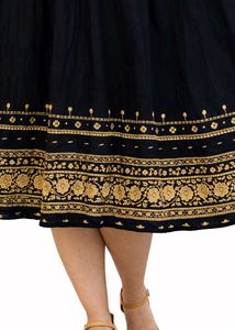 Elegant Black &amp; Gold Embroidered Gown (XL)
