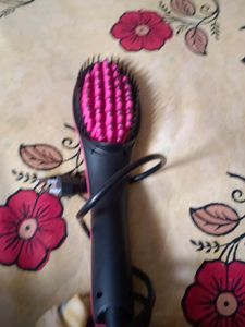 HQt Hair Straightener Brush Free Size