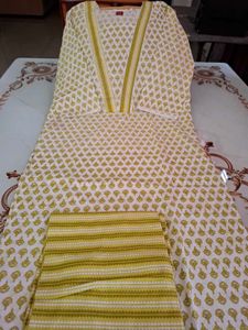 Elegant Yellow &amp; White Printed Kurta Set