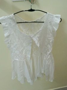 Chic White Lace Sleeveless Top