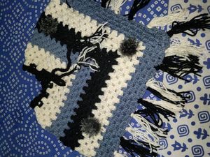Kids Boys Girls Handknit Wool Poncho 2-3  Year