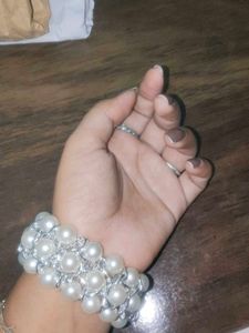 Elegant Faux Pearl Bracelet