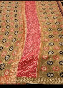 Soft Crepe Saree With Blouse