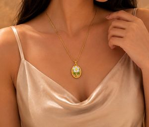 White Bloom Pendant Necklace