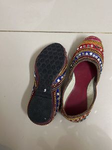 Size 5 Girls Foot Wear
