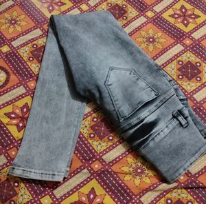 Girls Jeans🌸in 130