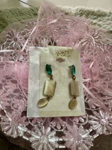 Beautiful dangle earings double shade