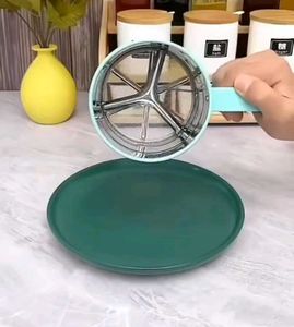 Hand-Press Flour Sifter Cup