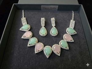 Elegant Tear Drop Necklace & Earring Set