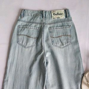Light Wash Wide Leg Jeans 🎀