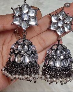 Elegant Kundan Jhumka Earrings
