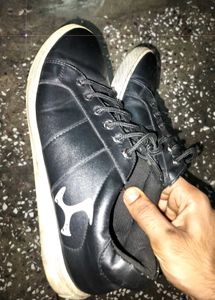 Mochi Black Casual Sneakers