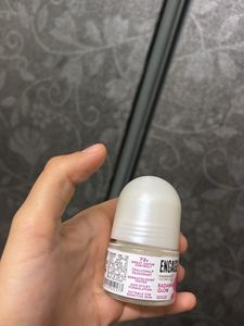 Engage Radiant Glow Roll-On Deodorant