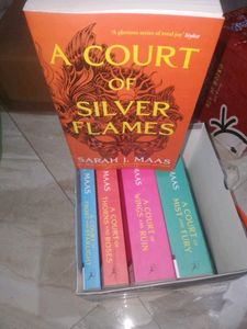 A Court Of Thorns And Roses