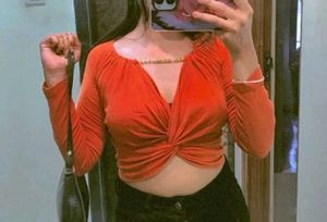 Stylish Neck Chian Crop Top