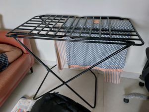URGENT !! Foldable Clothes Drying Stand