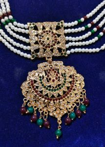 Exquisite Pearl and Kundan Necklace Set