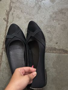 Stylish Black Ballet Flats