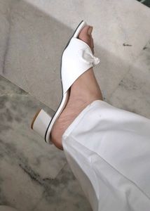 Chic White Bow Heeled Sandals